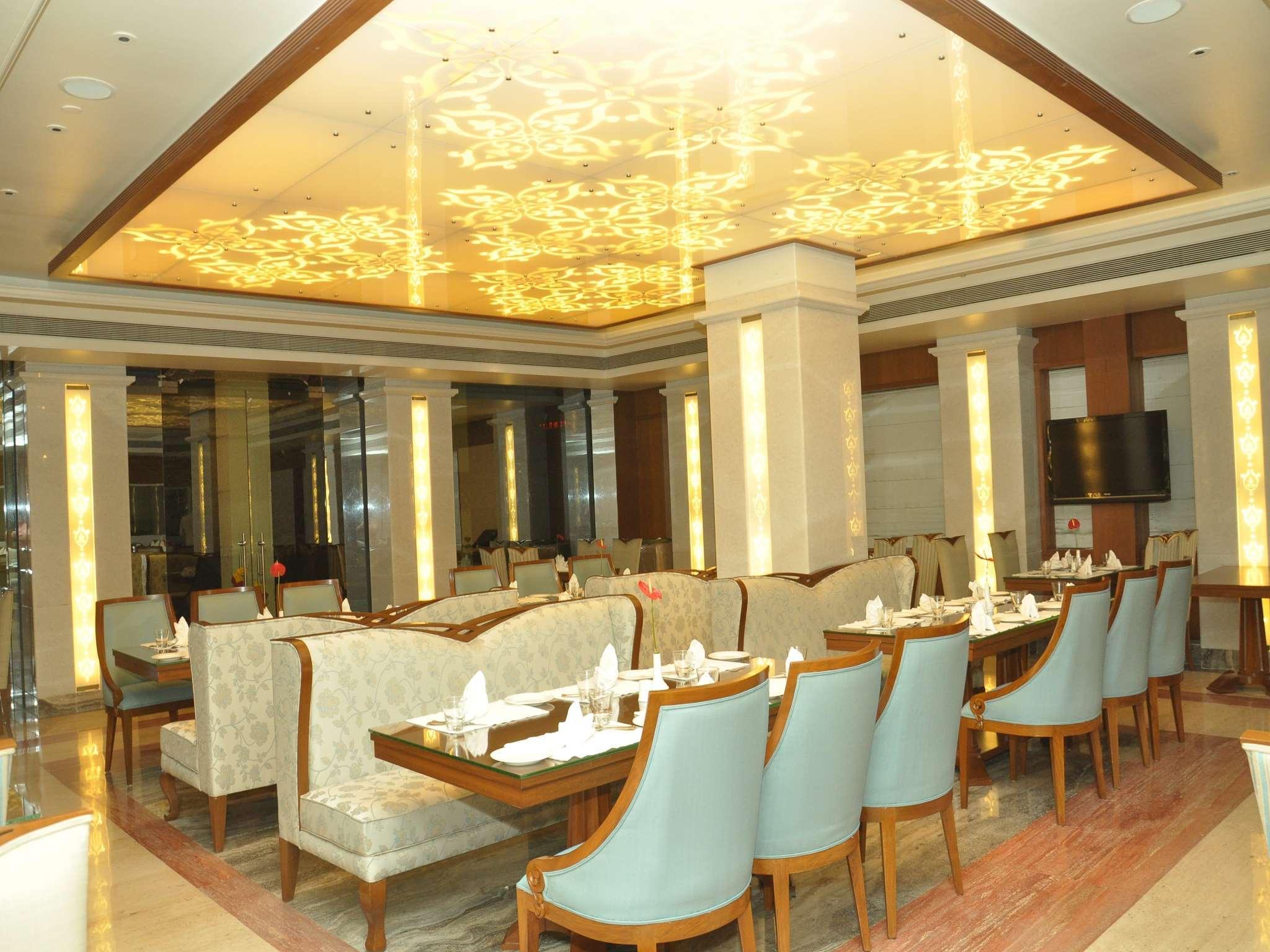 Royal Tulip Navi Mumbai Hotel Exterior photo